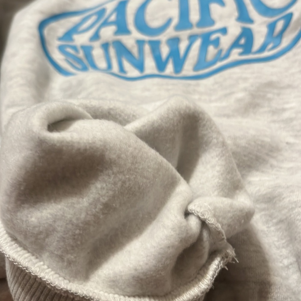 Super cute cropped pacific sunwear crewnevk form pacsun. Size small. NWOT - Picture 3 of 3